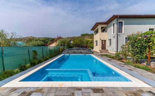 Proprietate deosebita cu piscina, Gadalin