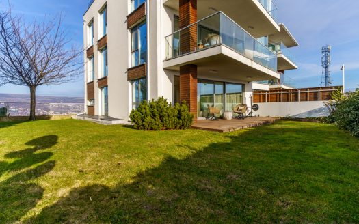 Apartament 3 camere cu grădină