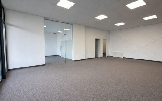 Spațiu comercial / birouri de vanzare – Piata 1 Mai