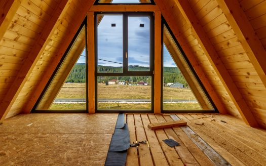 Cabana A-Frame semifinisată în Smida – 115 mp utili, teren 700 mp