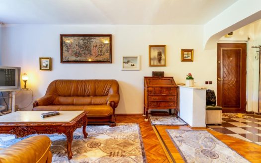 Apartament 3 camere semidecomandate | Plopilor Vechi