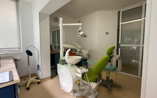Scaun stomatologic complet echipat disponibil pentru închiriere – Zorilor